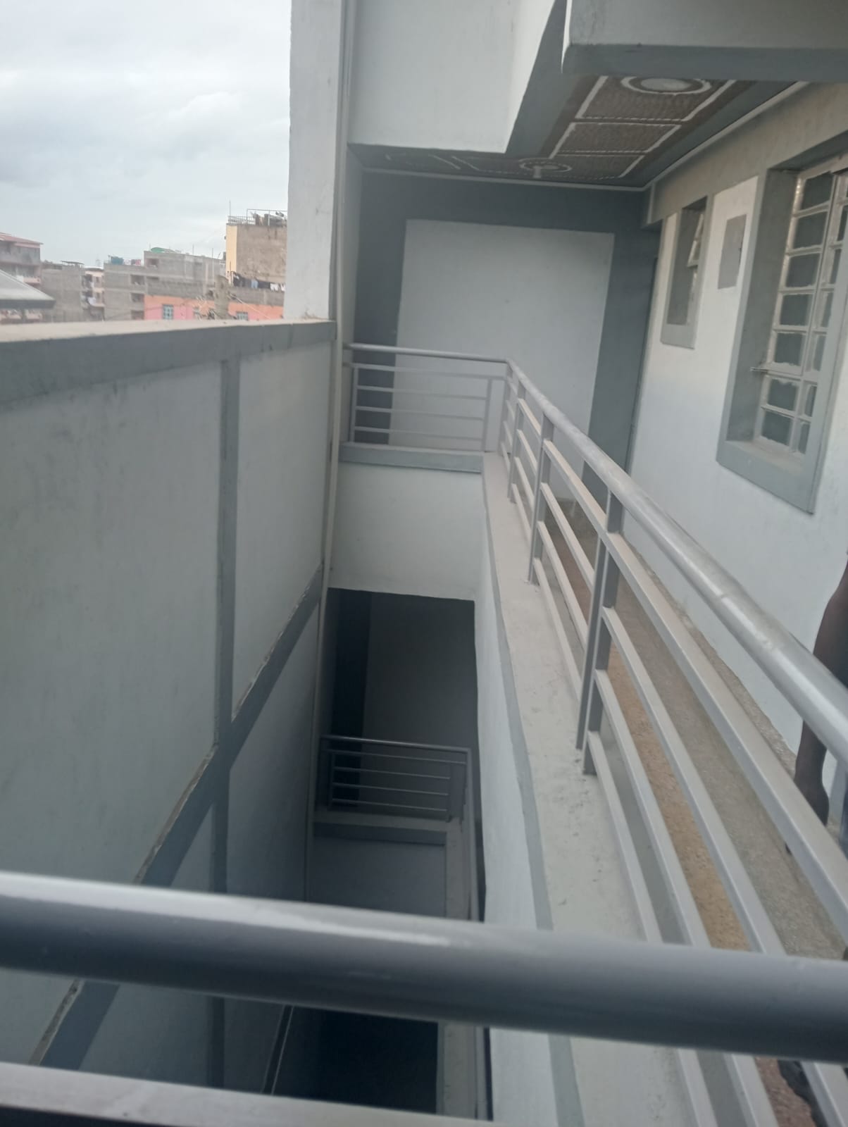 E.M.K PLAZA - 9 - Photo 1